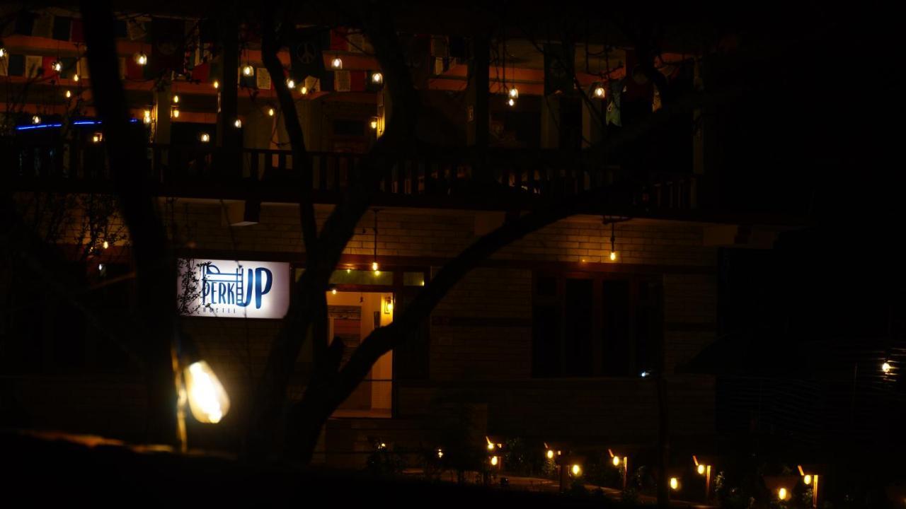 Perkup Hostel Kasol Exteriör bild