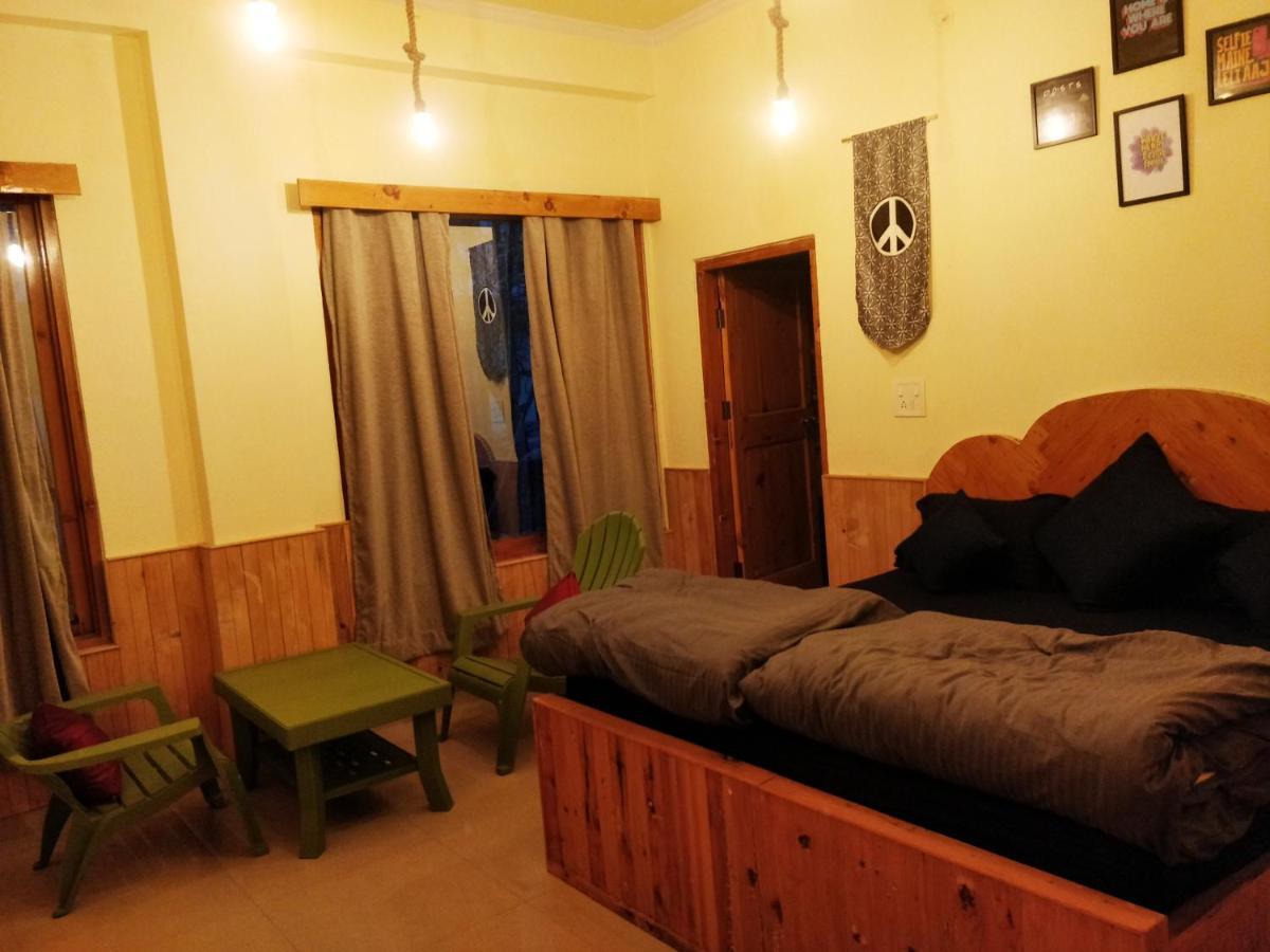 Perkup Hostel Kasol Exteriör bild