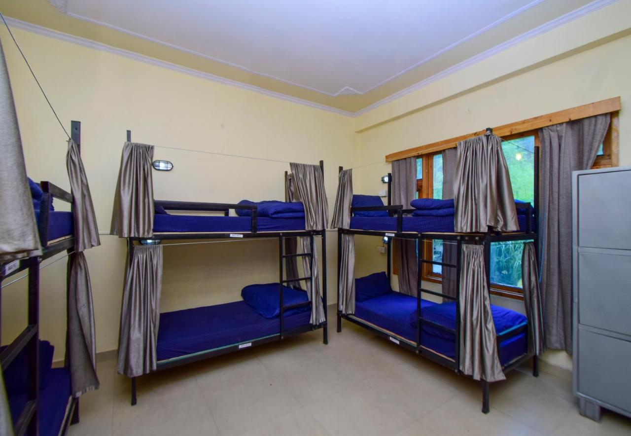 Perkup Hostel Kasol Exteriör bild