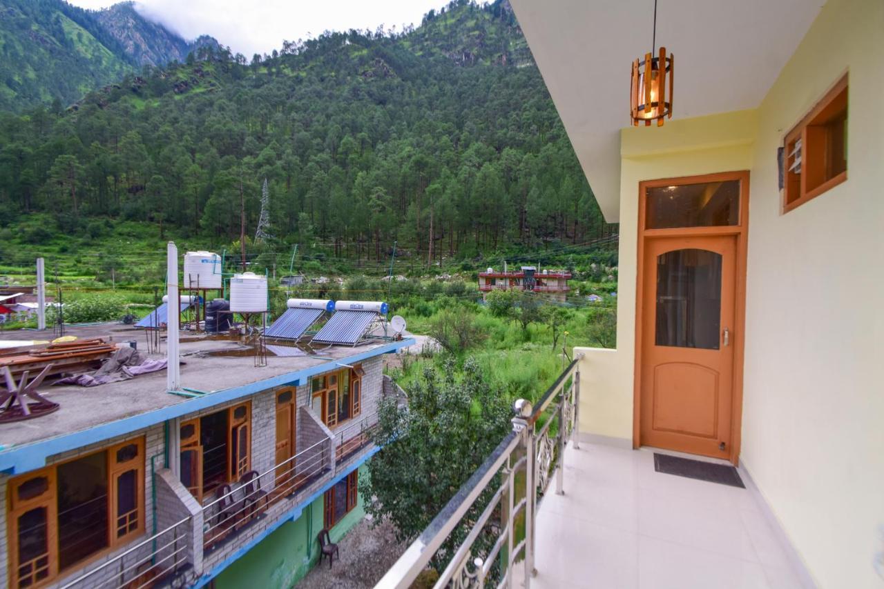 Perkup Hostel Kasol Exteriör bild