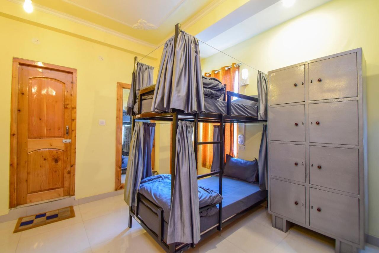 Perkup Hostel Kasol Exteriör bild